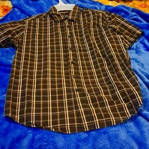 Men's plaid button up with pocket